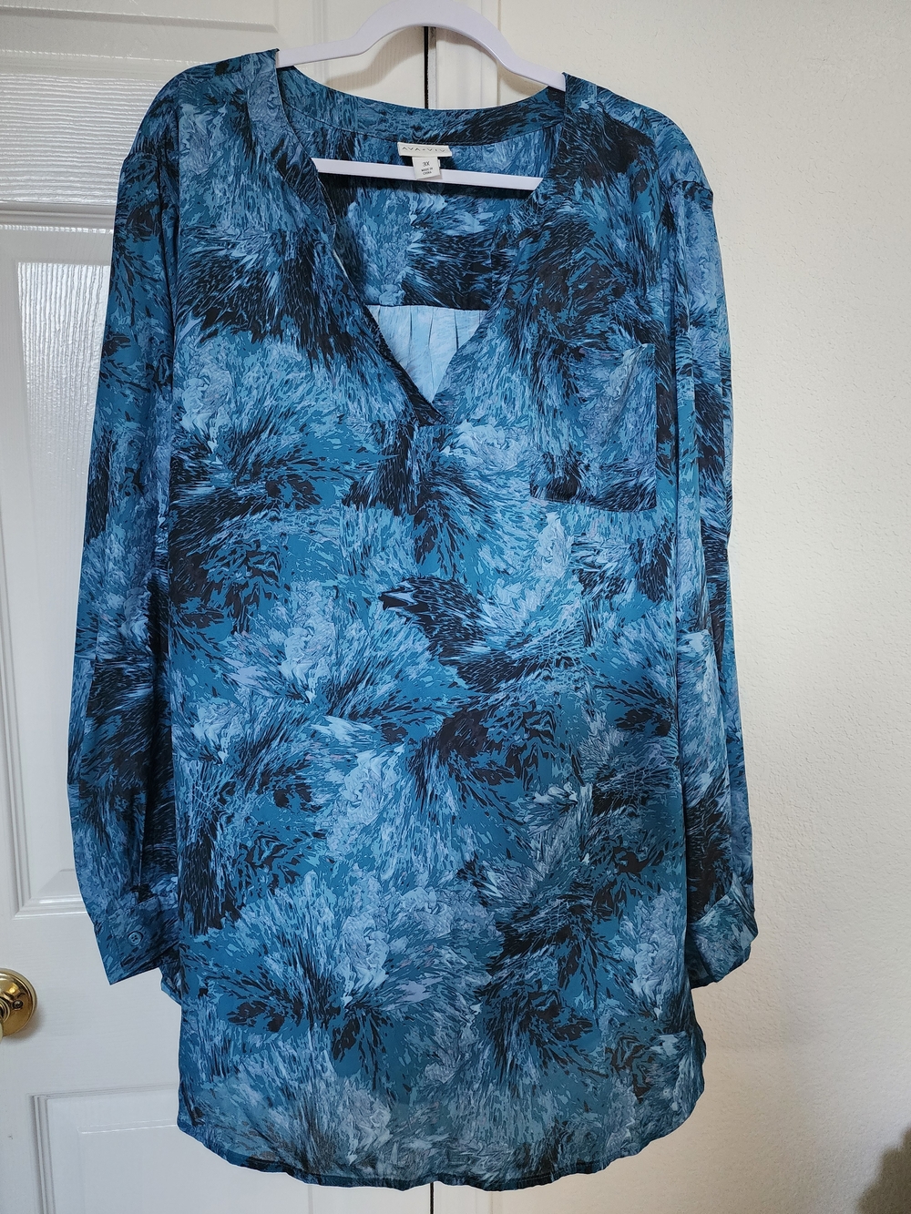 Ava & Viv Blue and Black V-Neck Printed Tunic